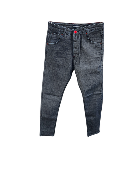 Kille | Tuffa jeans med röda knappar